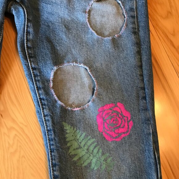 Upcycled Distressed Universal Thread Jeans w/Cutouts, Embellished Pants 6 Junior - Picture 11 of 13